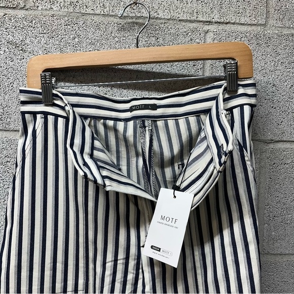 NWT MOTF Striped Cropped Cargo Pants - Picture 9 of 9